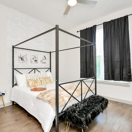 Ferienwohnung Elan Maison Smart Hub In The Heart Of Downtown Houston Exterior foto