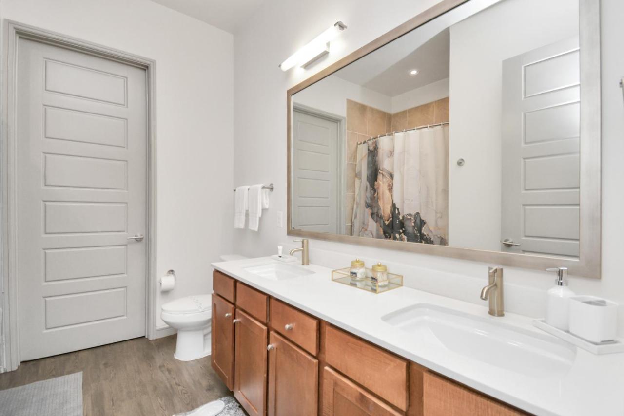 Ferienwohnung Elan Maison Smart Hub In The Heart Of Downtown Houston Exterior foto